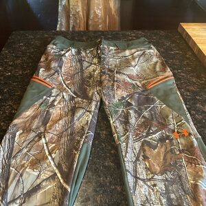 Under Armour Woodland Camo Pants with Orange Details.  36 x 32.  Barely used.